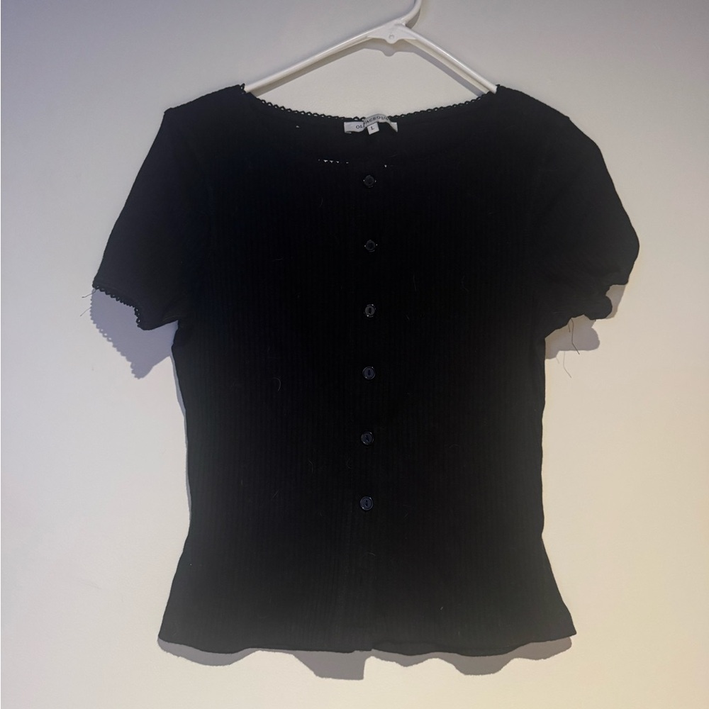 Olivaceous Black Ribbed Short-Sleeve Button-Front Top